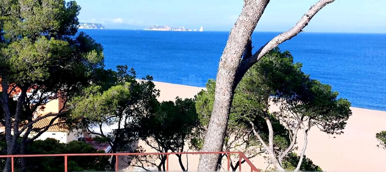 Квартира на продажу на первой линии пляжа в Begur — Морской вид