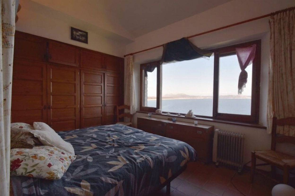 Chalet zum Verkauf mit direktem Strandzugang in Begur — Schlafzimmer
