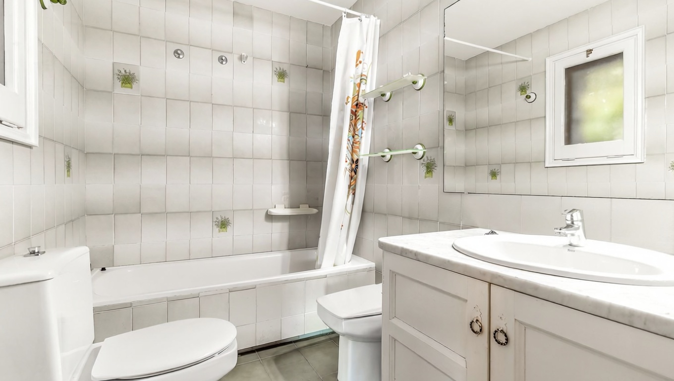 Chalet à vendre avec accès direct à la plage à Begur — Sanitaires