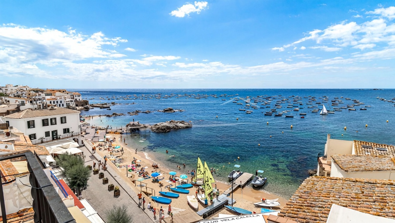 Chalet en venta con acceso directo a la playa en Calella — Vista mar