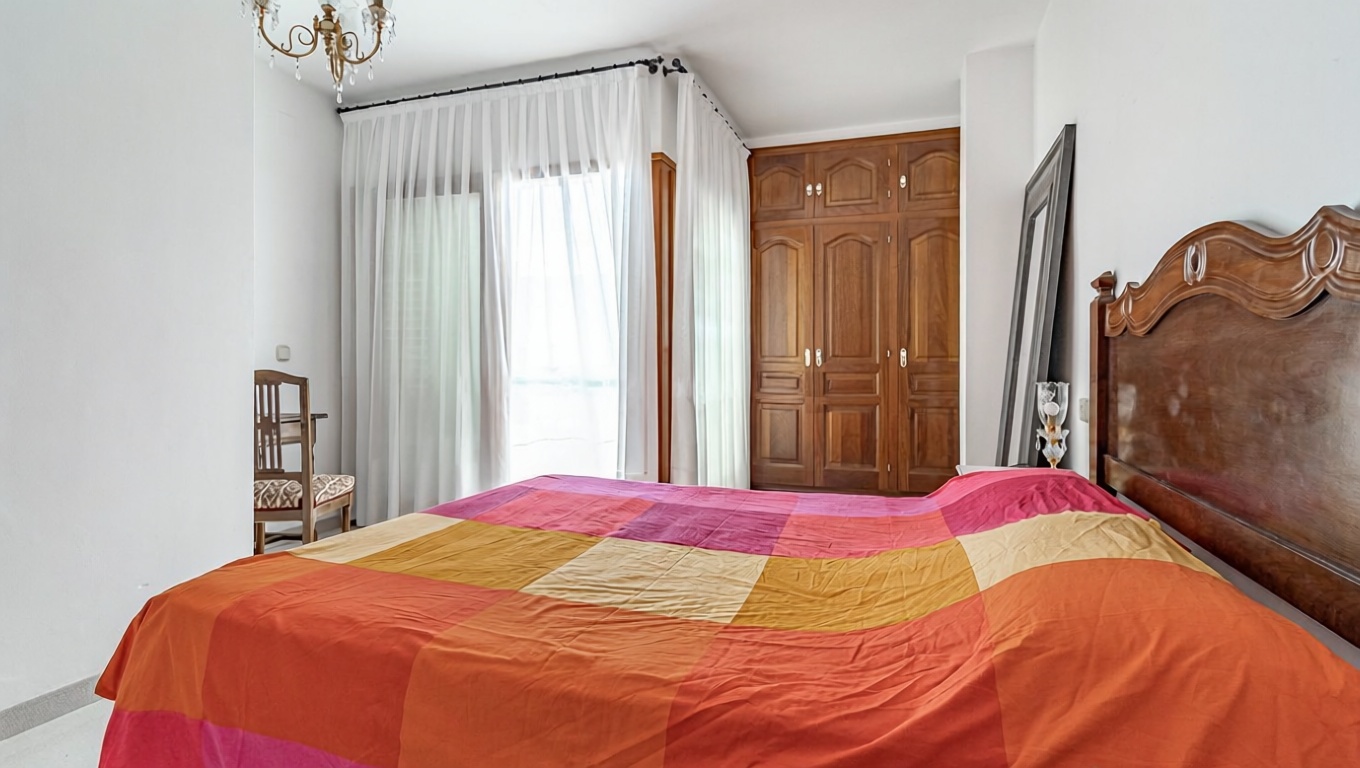 Chalet en venta con acceso directo a la playa en Calella — Baño