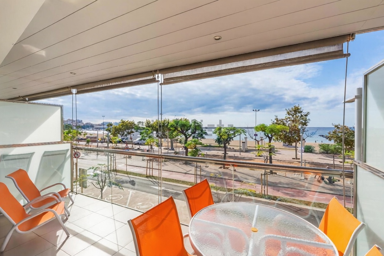 Flat for sale frontline beach in Palamós