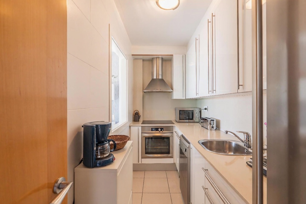 Flat for sale frontline beach in Palamós — Kitchen