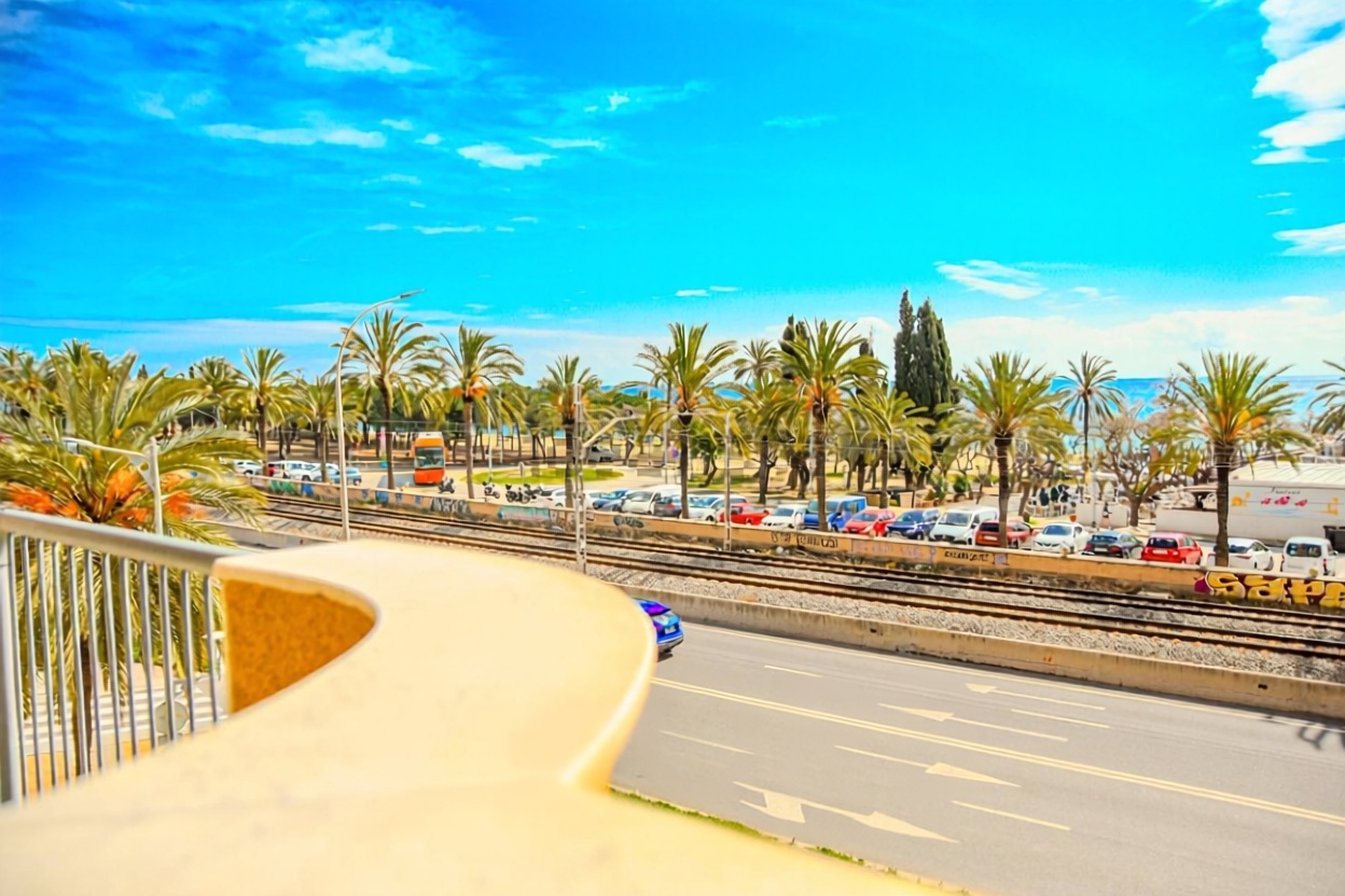 Piso en venta en primera línea de playa en Mataró — Vista mar