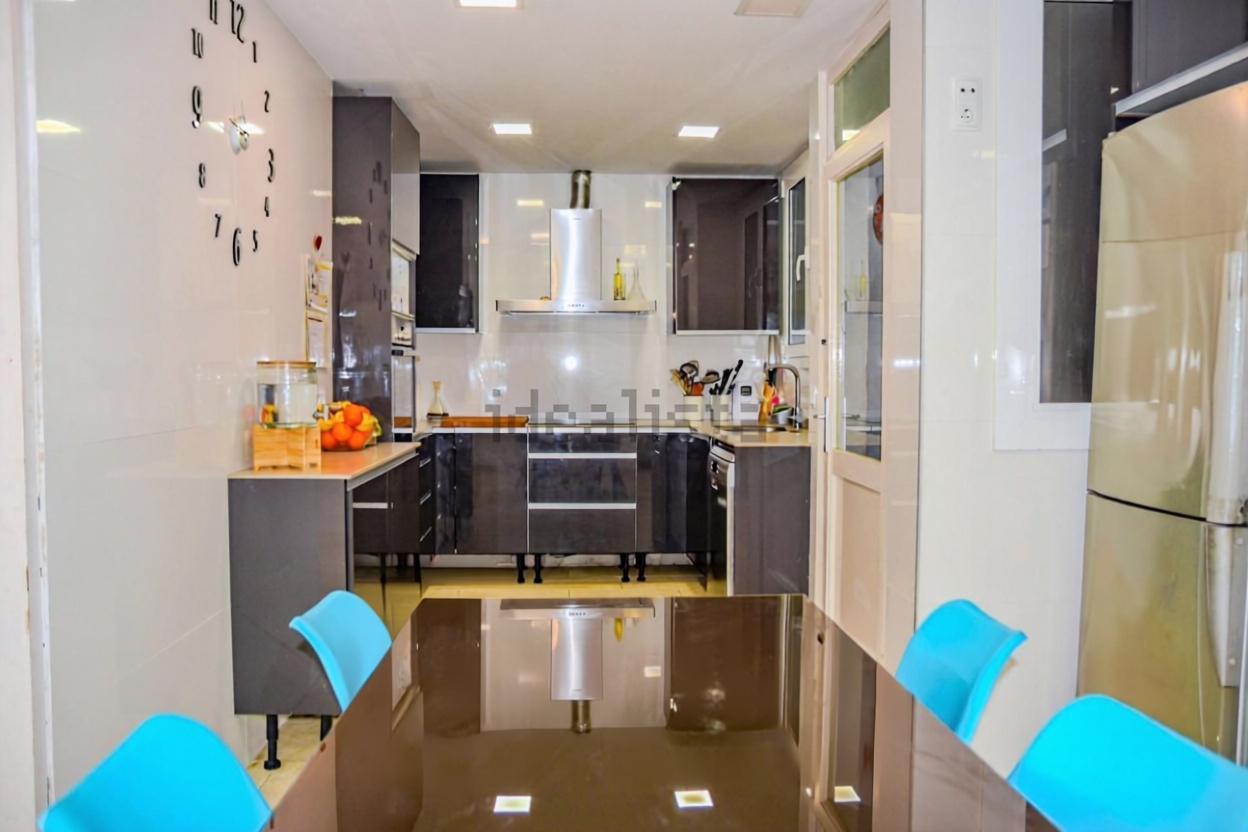 Piso en venta en primera línea de playa en Mataró — Dormitorio