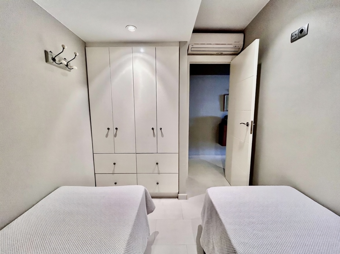 Appartement à vendre pieds dans l'eau à Palamós — Chambre