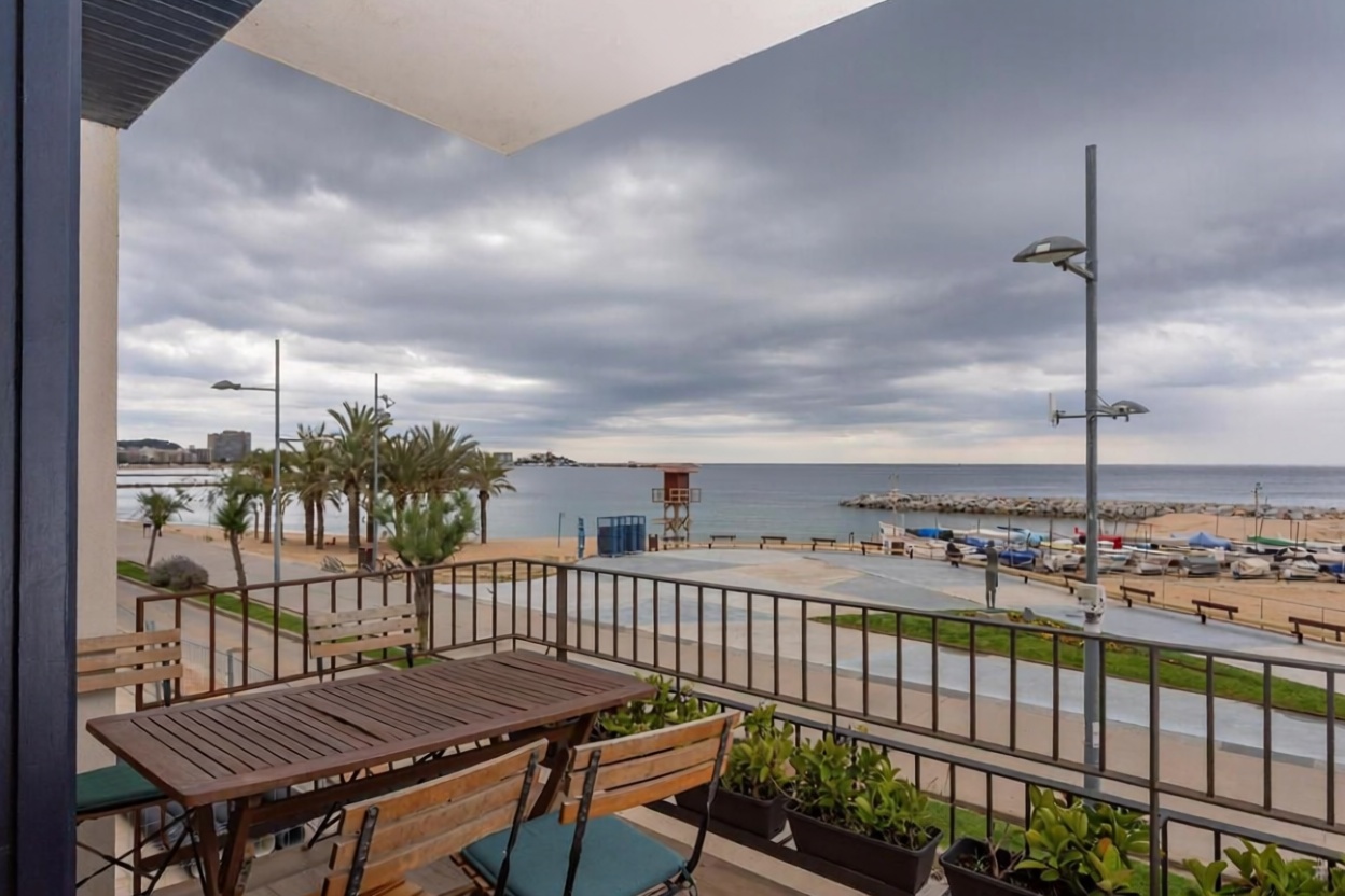 Wohnung zum Verkauf in direkter Strandlage in Sant Antoni de Calonge