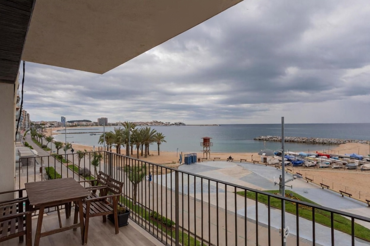 Wohnung zum Verkauf in direkter Strandlage in Sant Antoni de Calonge