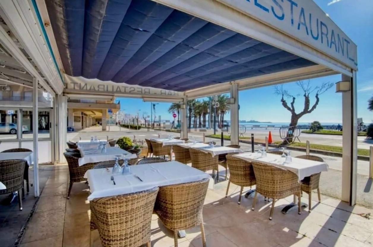 Chalet en venta con acceso directo a la playa en Calonge