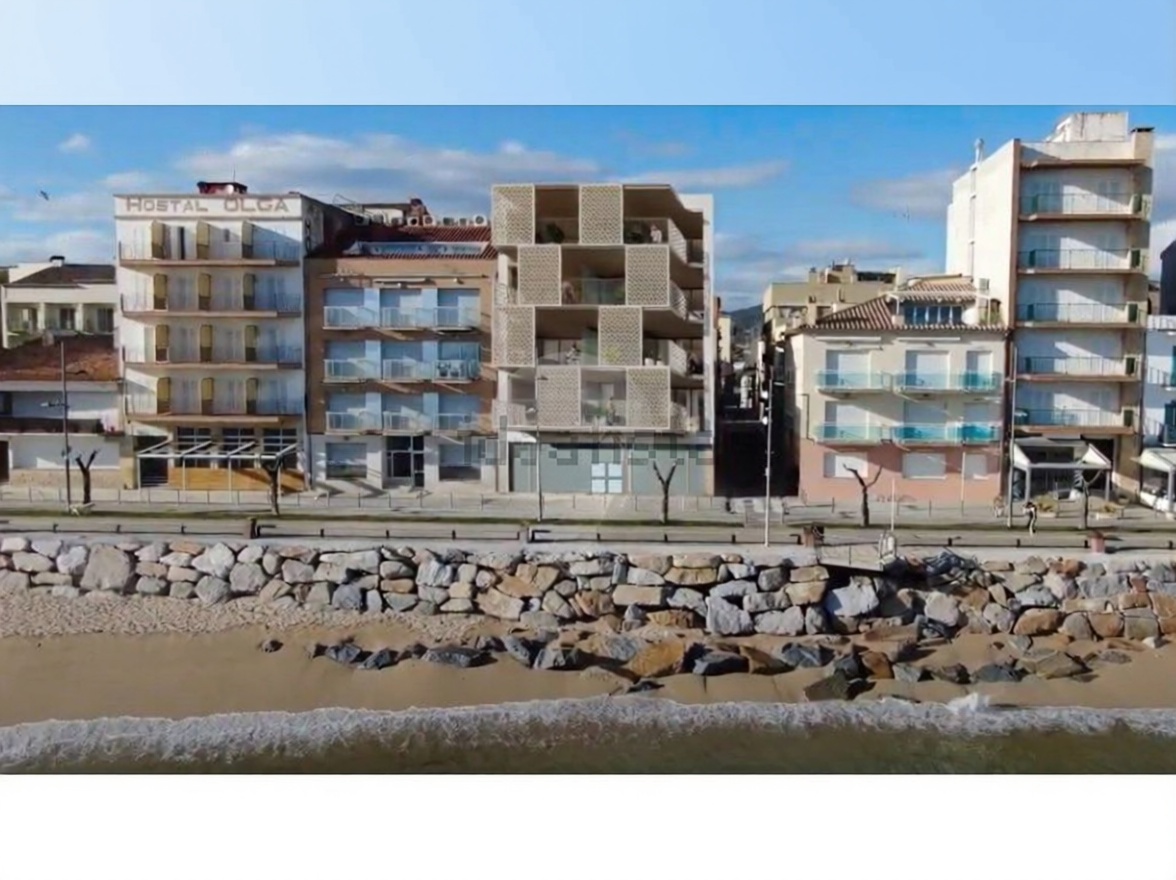 Квартира на продажу на первой линии пляжа в Sant Antoni de Calonge — Аэрофото