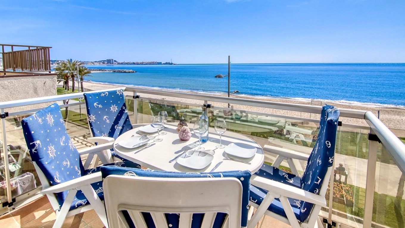 Wohnung zum Verkauf in direkter Strandlage in Sant Antoni de Calonge