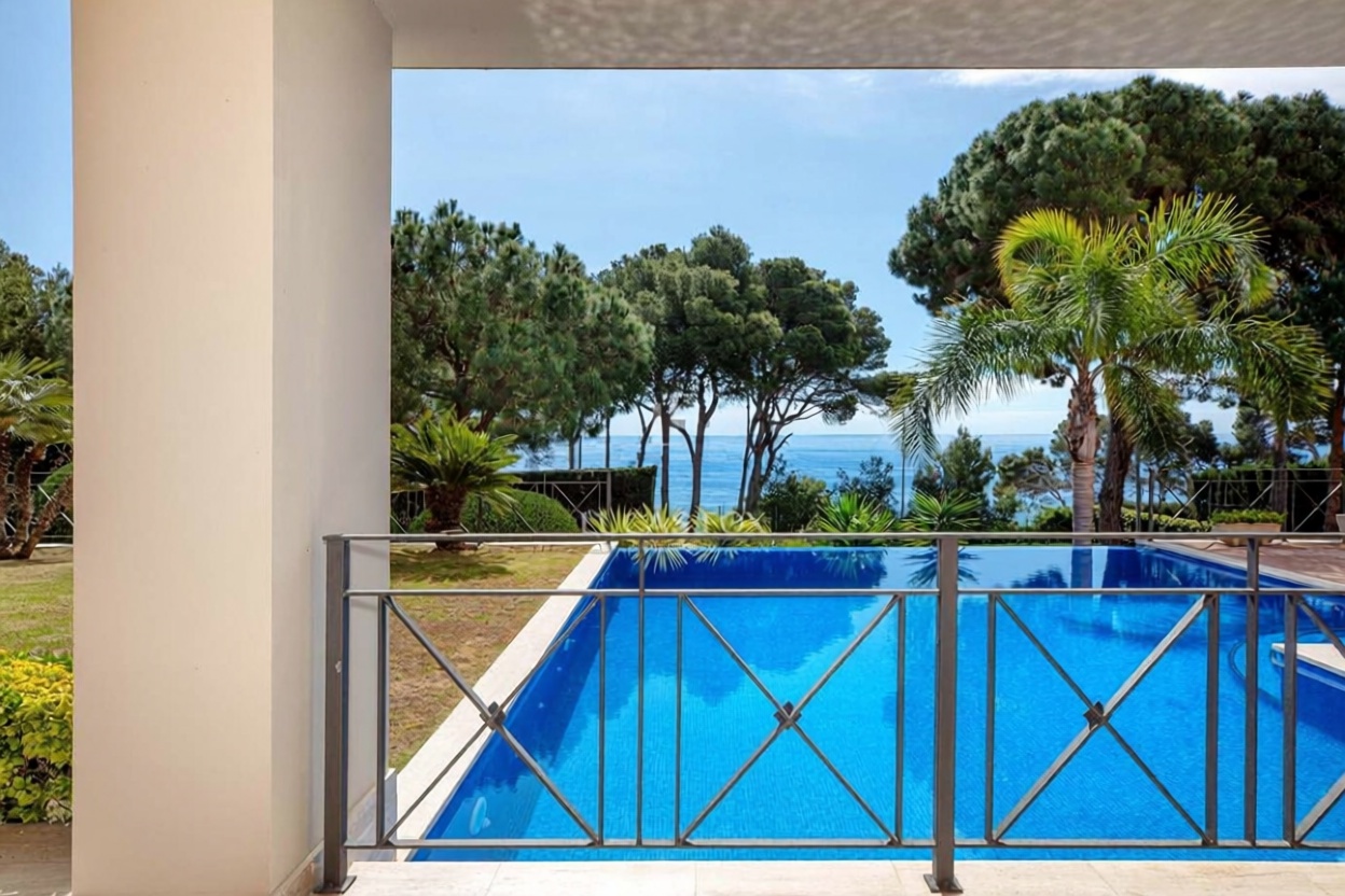 Chalet en venta con acceso directo a la playa en Calonge