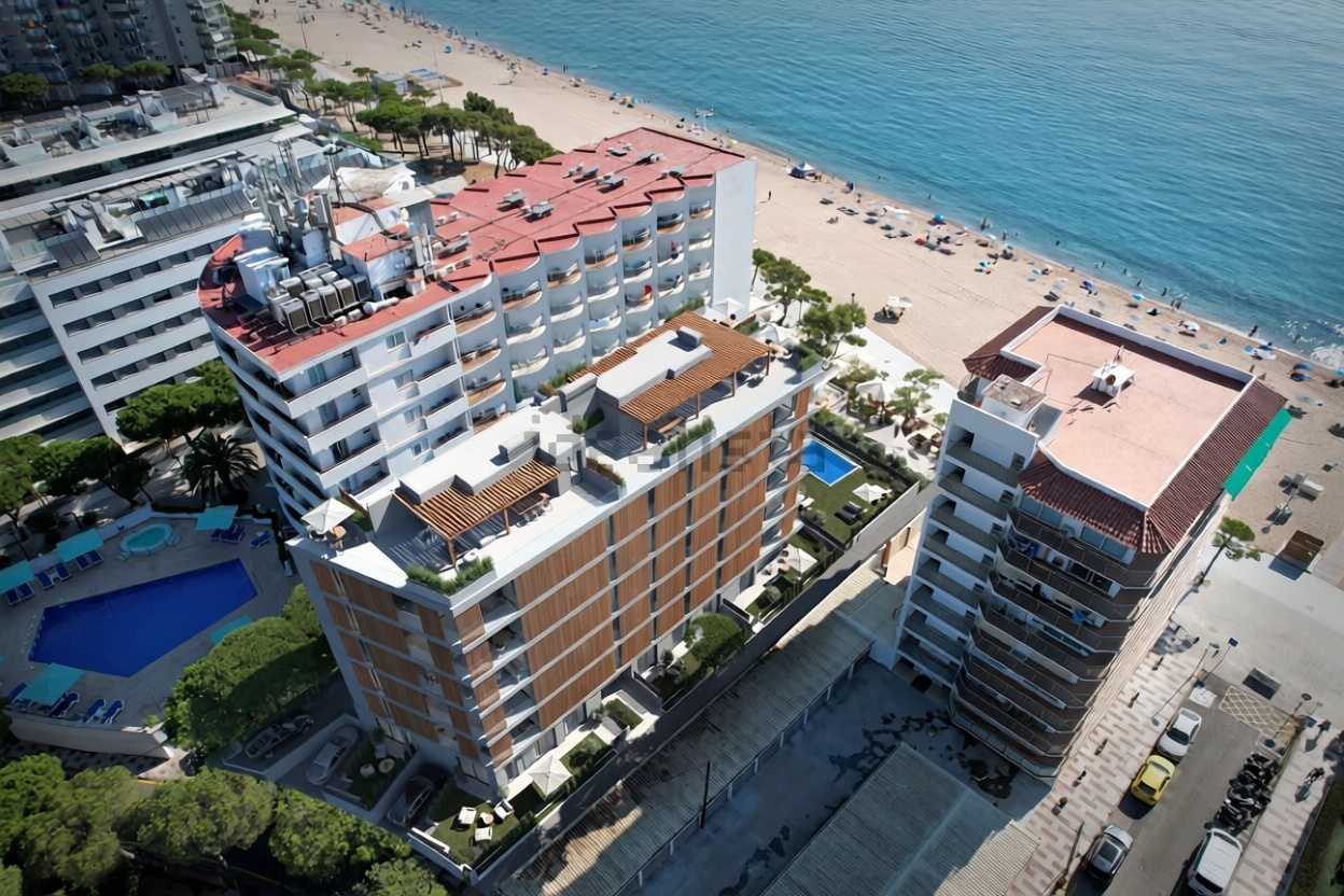 Appartement à vendre pieds dans l'eau à Castell-Platja d'Aro — Façade