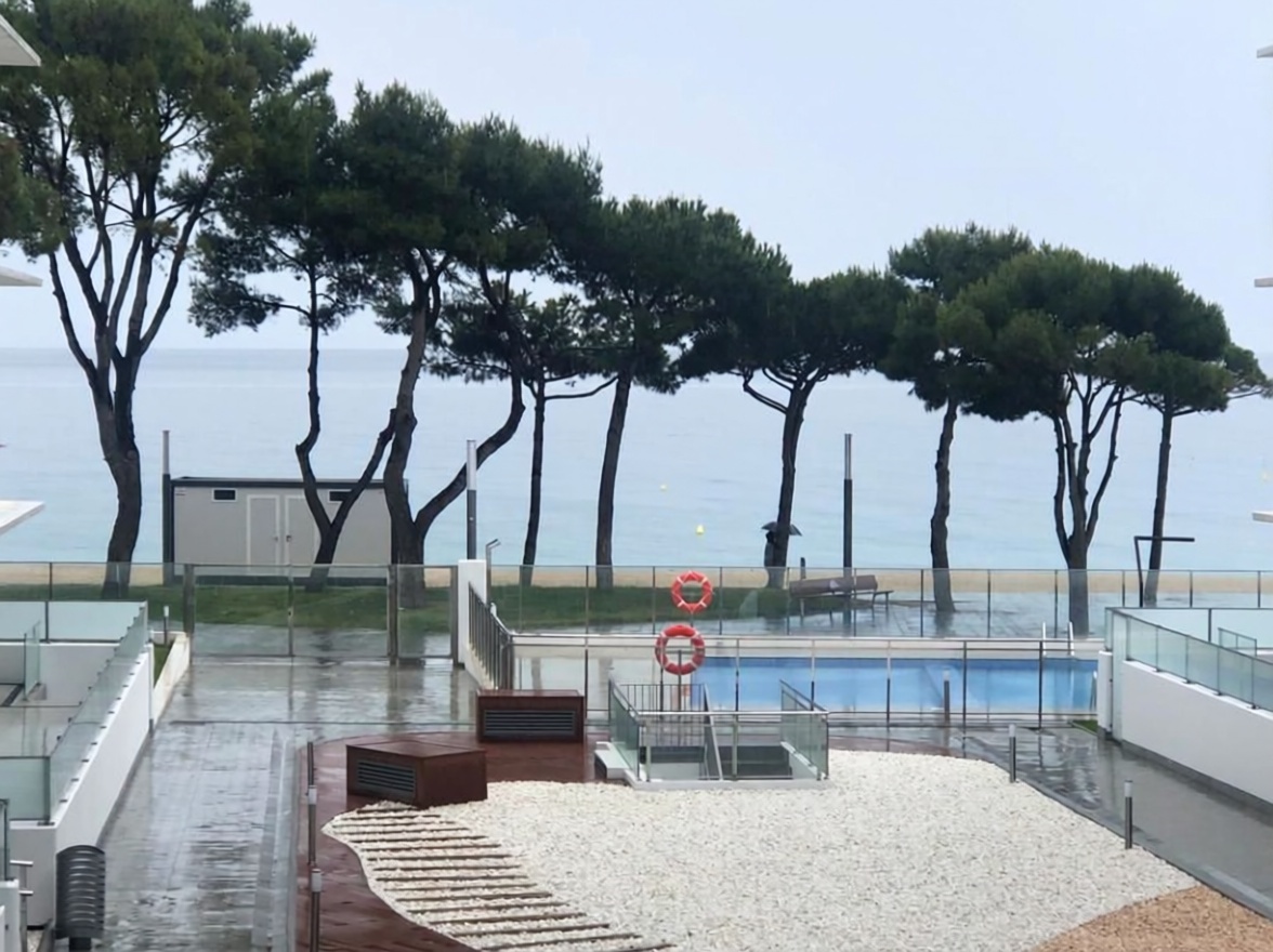 Appartement à vendre pieds dans l'eau à Castell-Platja d'Aro — Terrasse