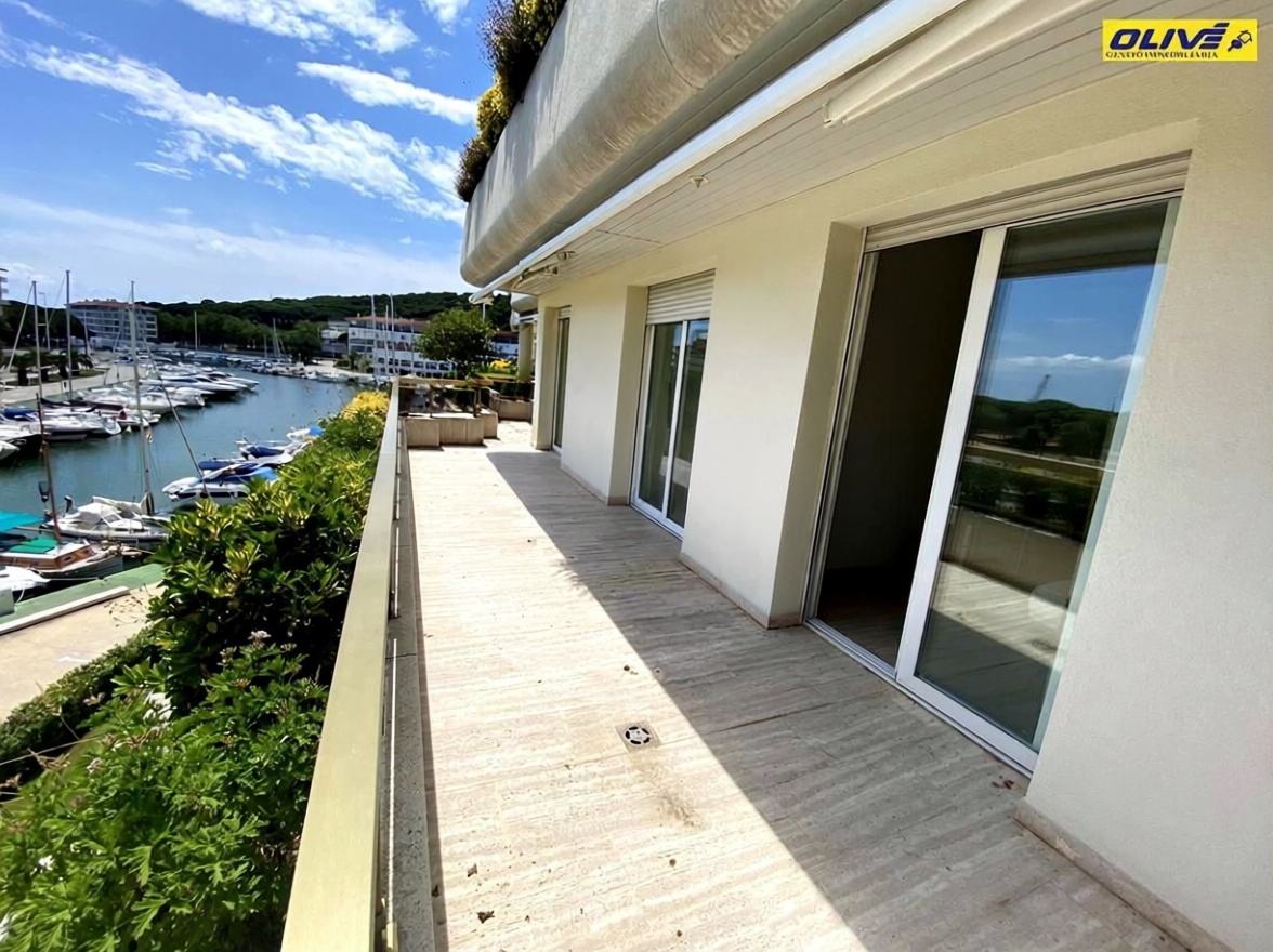Appartement à vendre pieds dans l'eau à Castell-Platja d'Aro — Terrasse mer