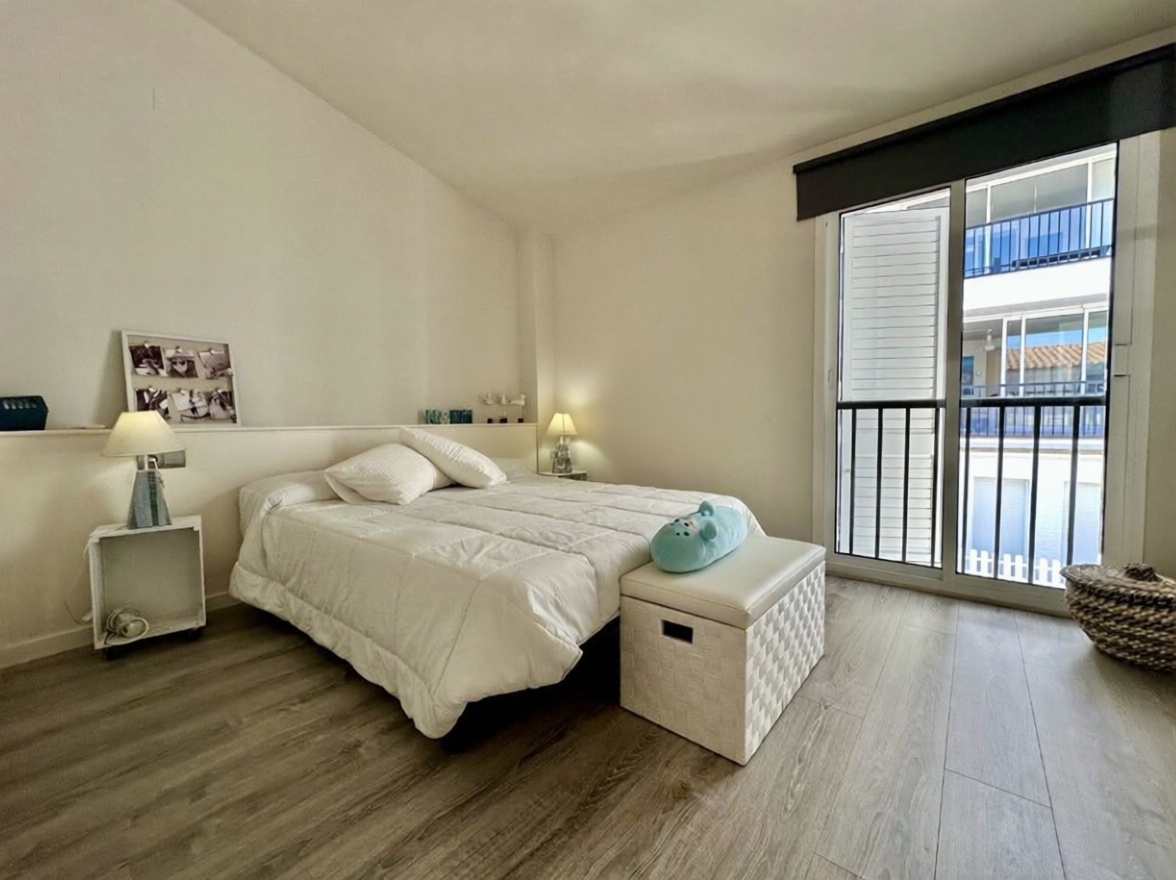 Chalet à vendre avec accès direct à la plage à Castell-Platja d'Aro — Chambre