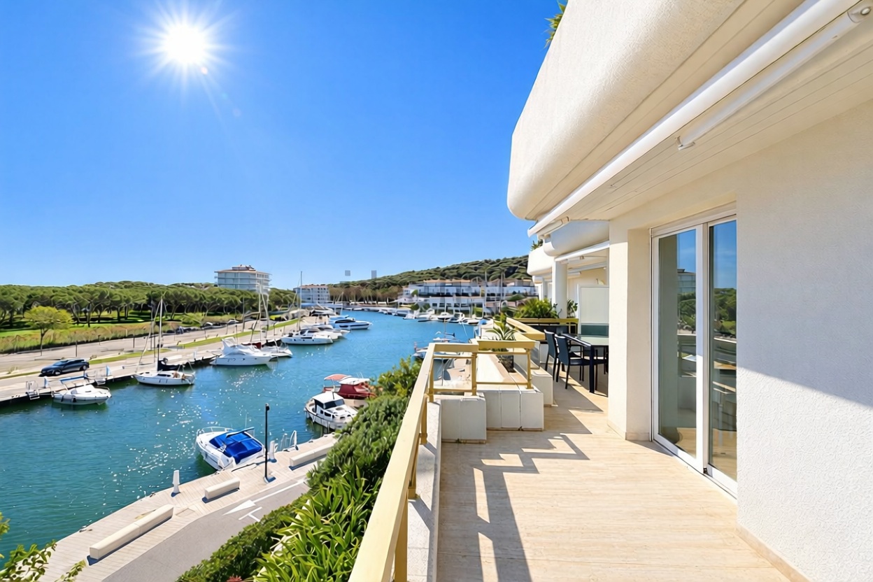 Grenier aménagé à vendre en première ligne de mer à Castell-Platja d'Aro
