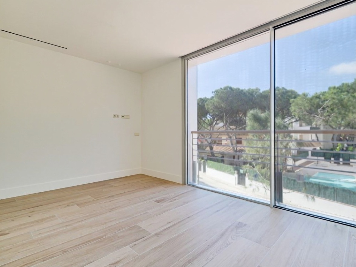 Квартира на продажу на первой линии пляжа в Castell-Platja d'Aro — Спальня