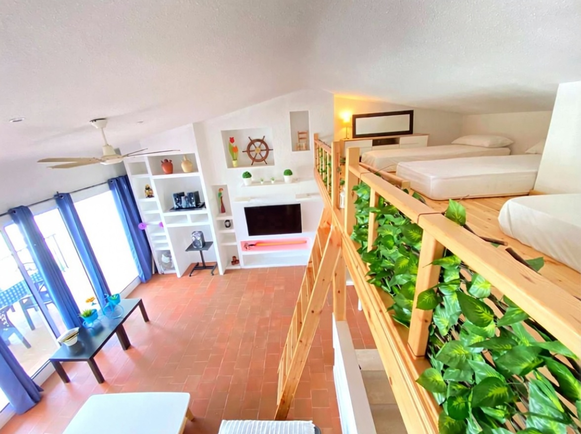 Chalet à vendre avec accès direct à la plage à Castell-Platja d'Aro — Chambre