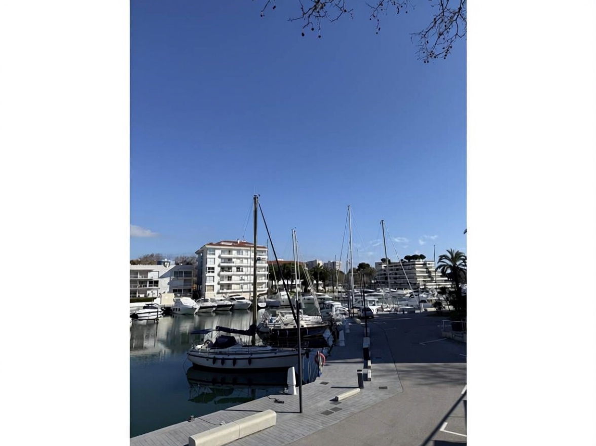 Шале на продажу с прямым выходом на пляж в Castell-Platja d'Aro — Морской вид