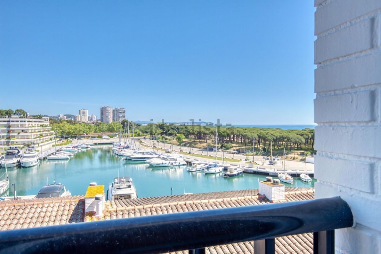 Дуплекс на продажу на первой линии пляжа в Castell-Platja d'Aro — Морской вид
