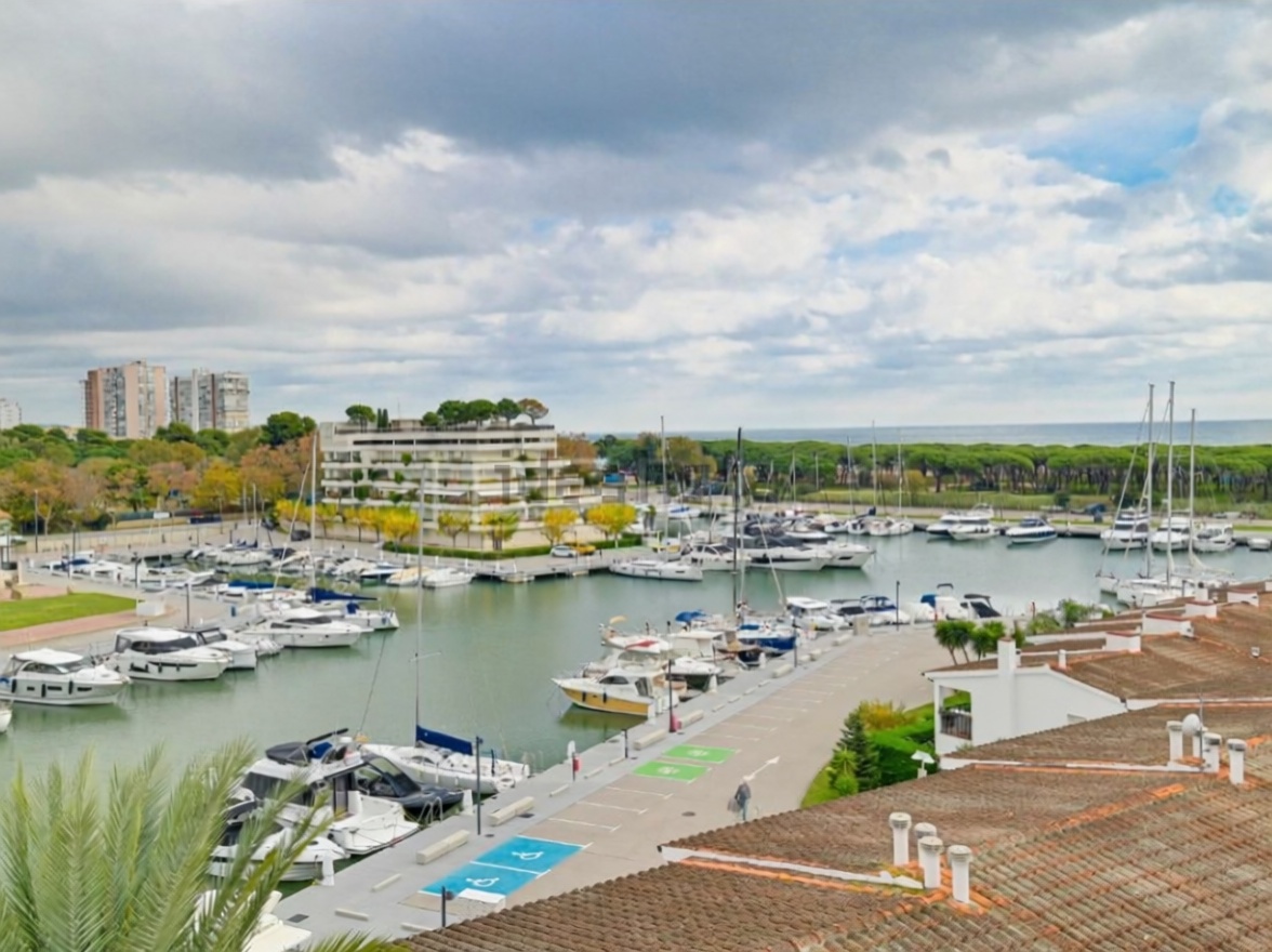 Квартира на продажу на первой линии пляжа в Castell-Platja d'Aro — Морской вид