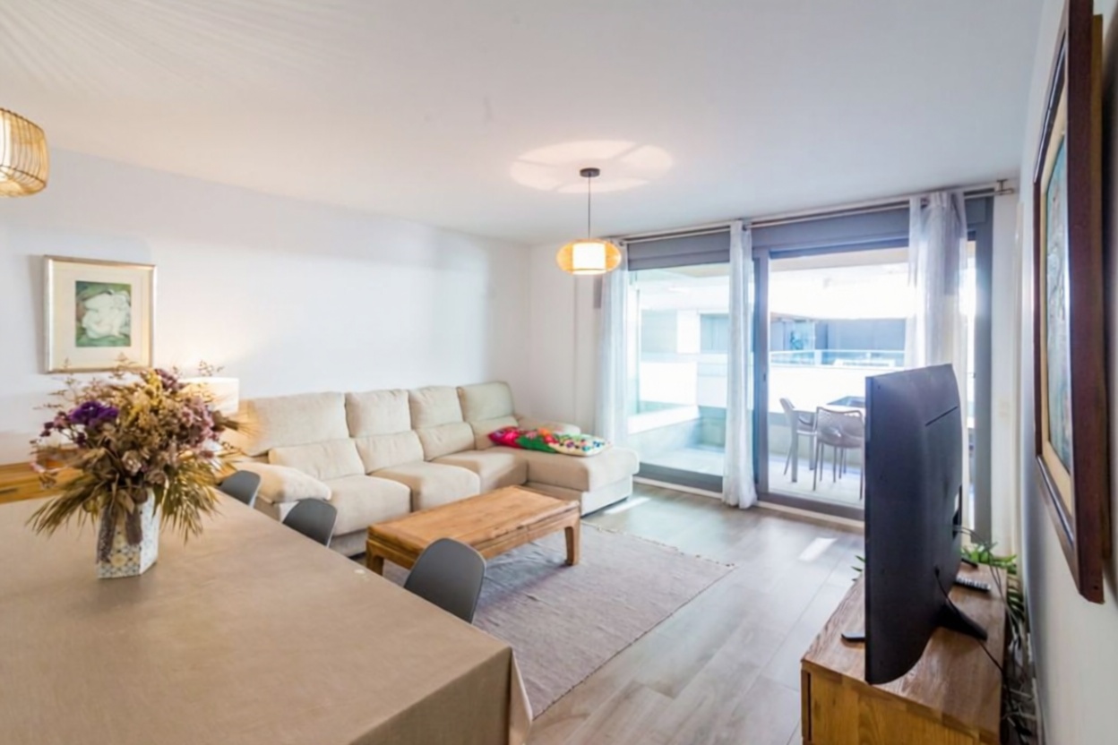 Квартира на продажу на первой линии пляжа в Castell-Platja d'Aro — Гостиная