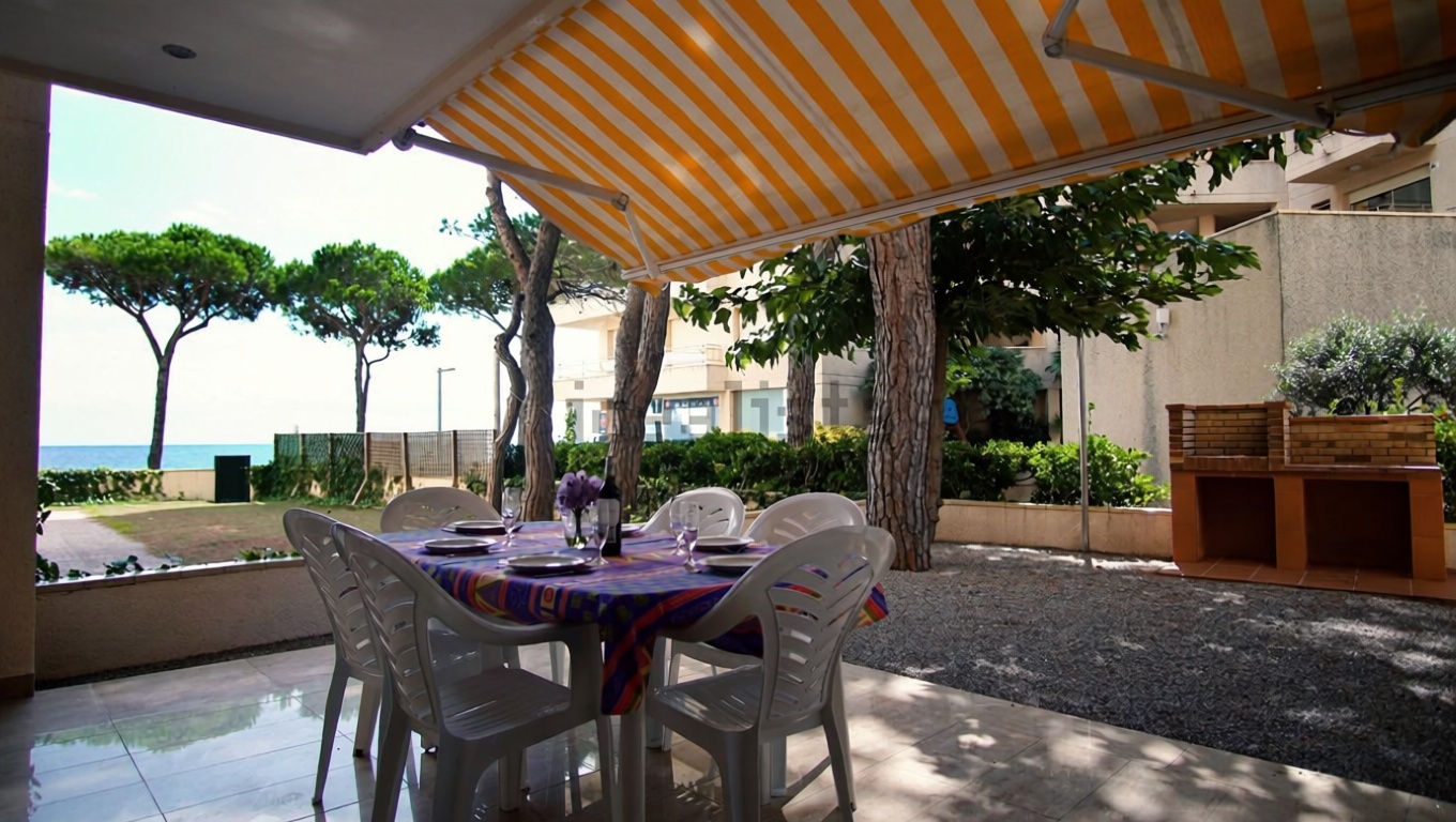 Квартира на продажу на первой линии пляжа в Castell-Platja d'Aro — Морская терраса