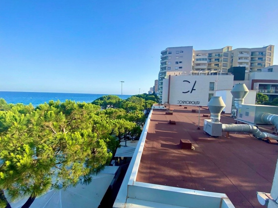 Квартира на продажу на первой линии пляжа в Castell-Platja d'Aro — Морской вид