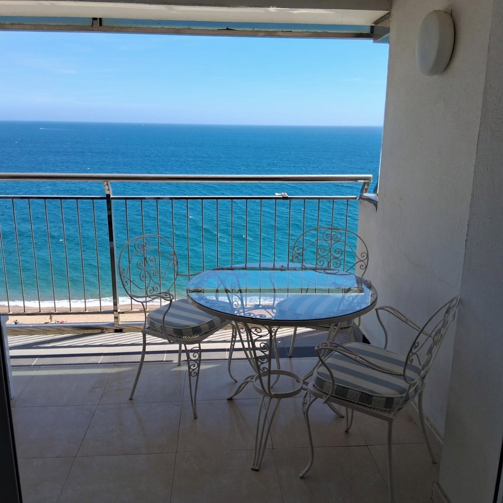 Дуплекс на продажу на первой линии пляжа в Castell-Platja d'Aro