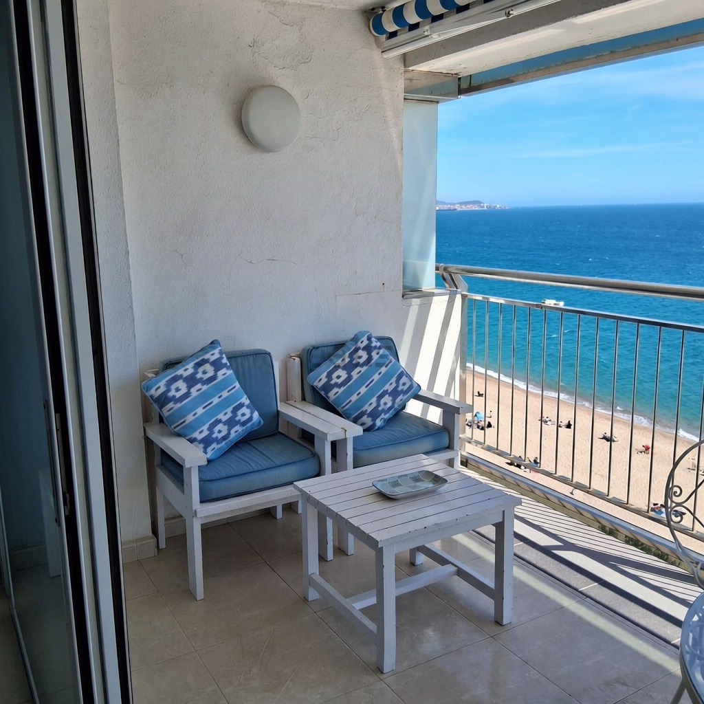Дуплекс на продажу на первой линии пляжа в Castell-Platja d'Aro — Морская терраса