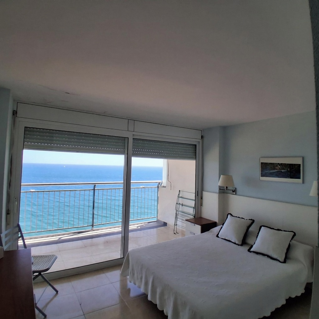 Дуплекс на продажу на первой линии пляжа в Castell-Platja d'Aro — Спальня