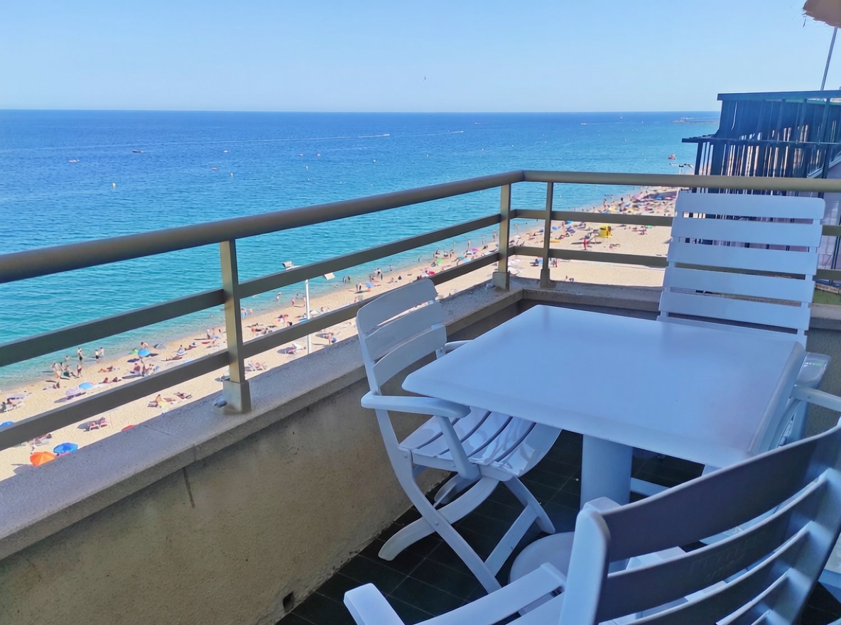 Квартира на продажу на первой линии пляжа в Castell-Platja d'Aro — Морская терраса