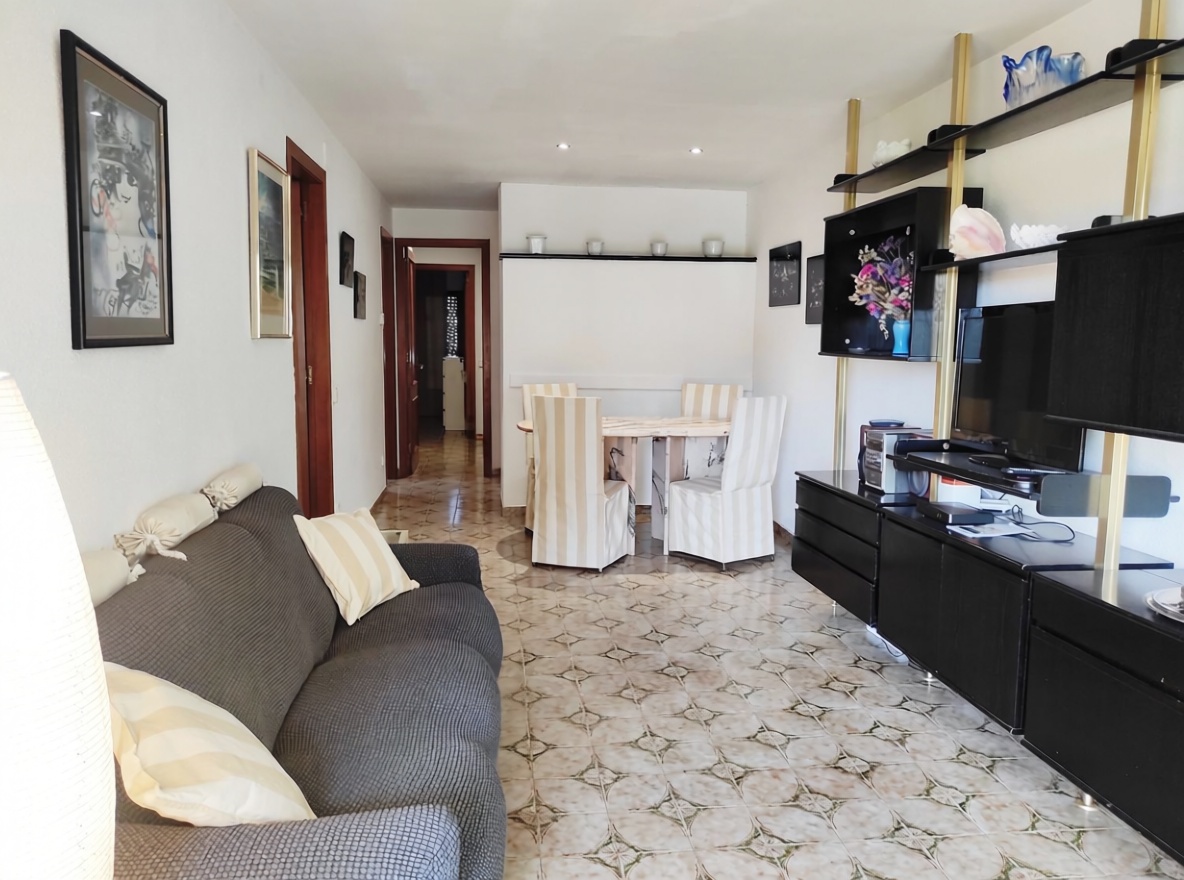 Квартира на продажу на первой линии пляжа в Castell-Platja d'Aro — Гостиная