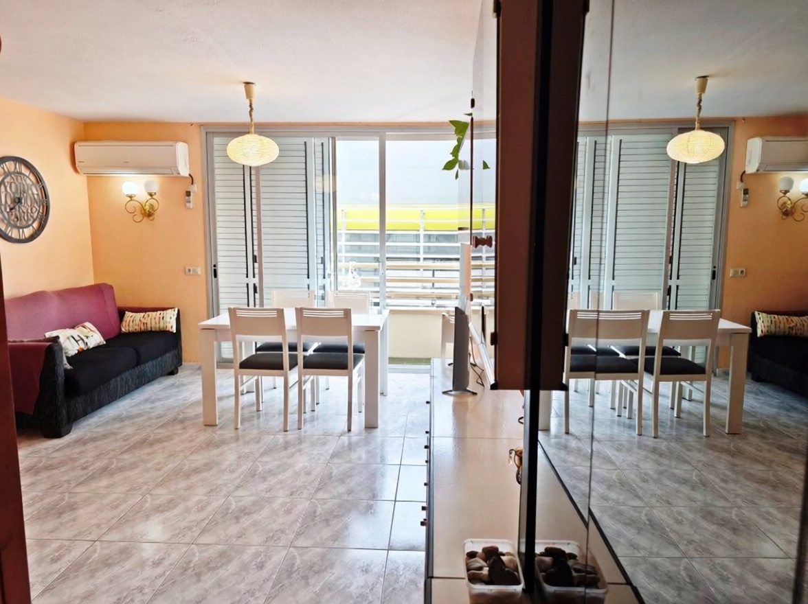 Квартира на продажу на первой линии пляжа в Castell-Platja d'Aro — Гостиная