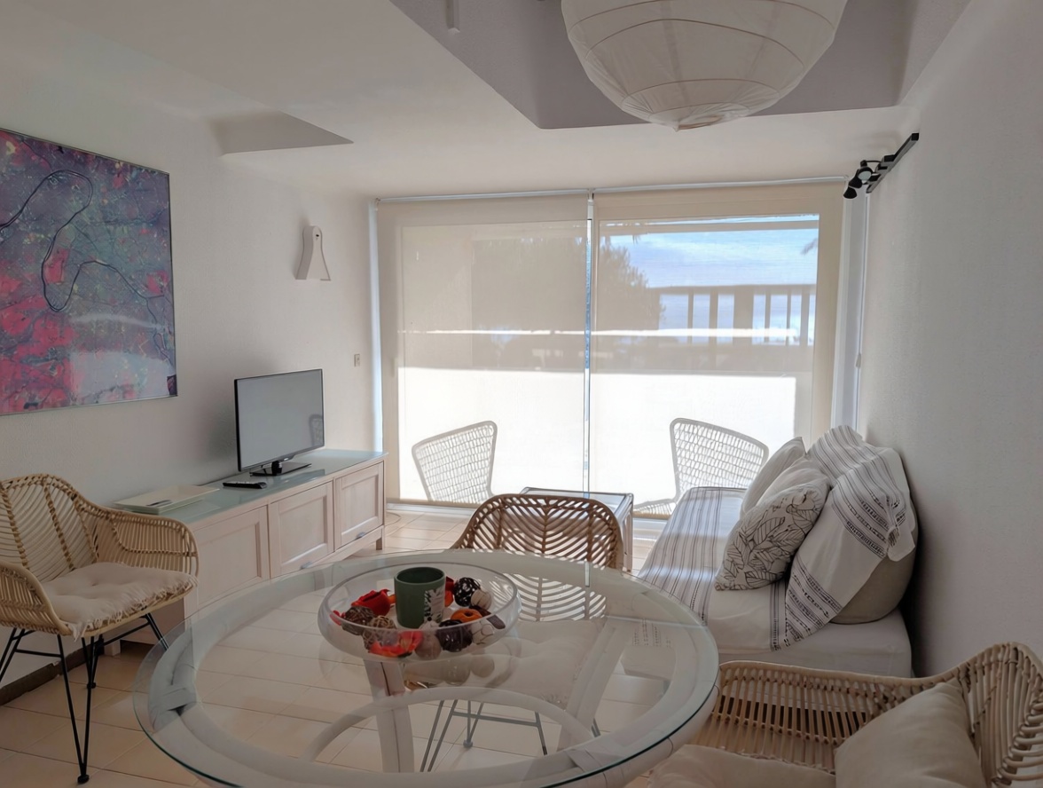 Квартира на продажу на первой линии пляжа в Castell-Platja d'Aro — Гостиная