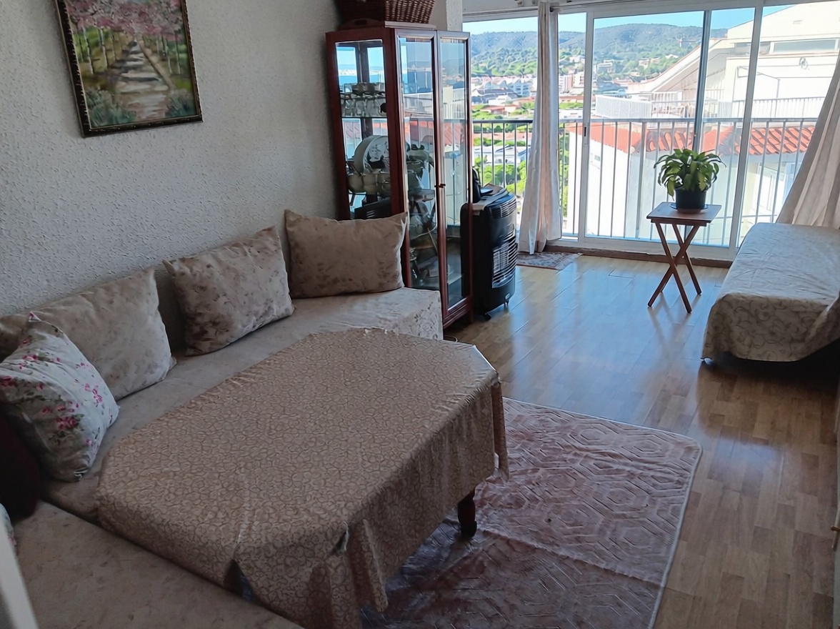Квартира на продажу на первой линии пляжа в Castell-Platja d'Aro — Гостиная