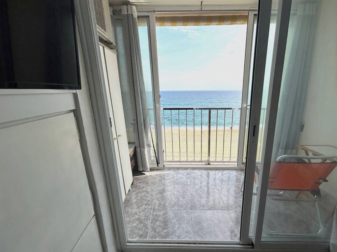 Студия на продажу на первой линии пляжа в Castell-Platja d'Aro — Морская терраса