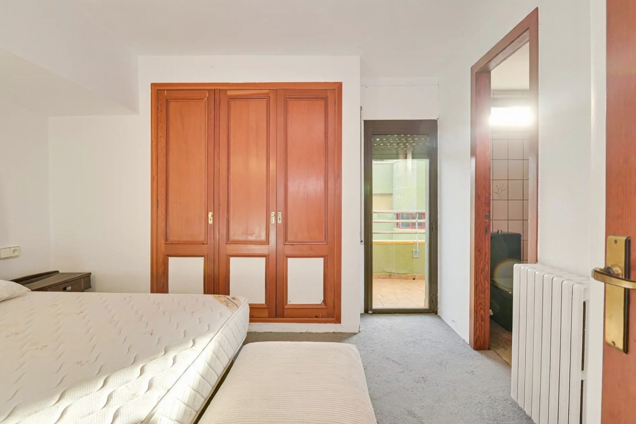 Мансарда на продажу на первой линии моря в Castell-Platja d'Aro — Спальня