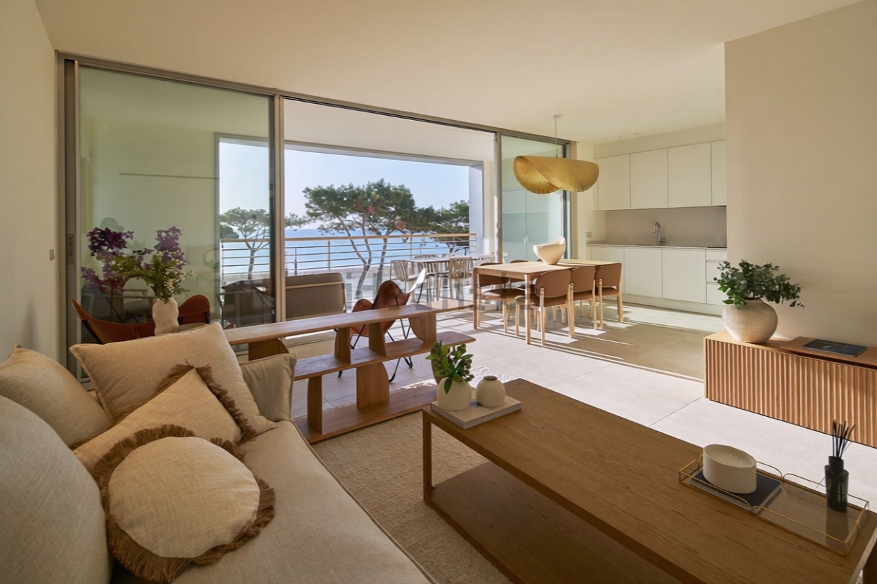 Мансарда на продажу на первой линии моря в Castell-Platja d'Aro — Гостиная