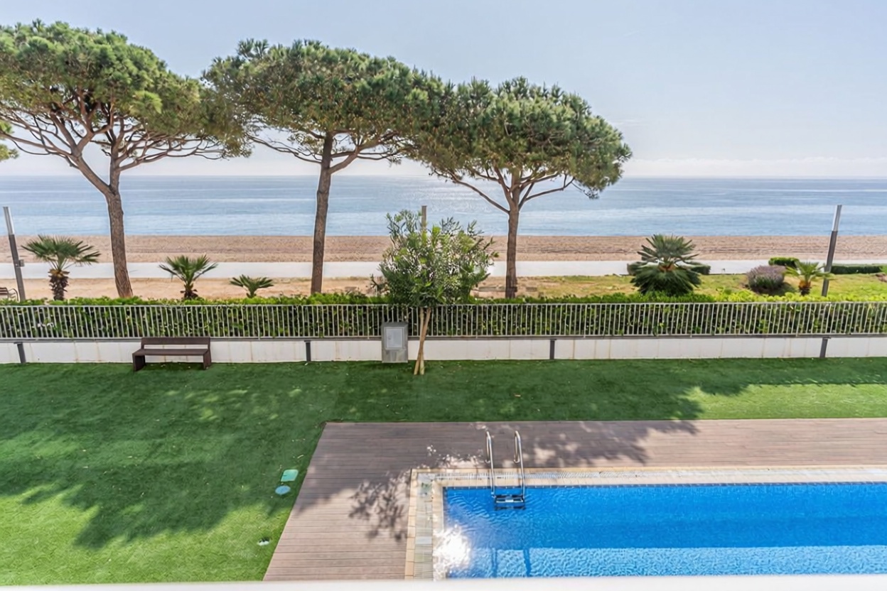 Appartement à vendre pieds dans l'eau à Castell-Platja d'Aro — Vue mer