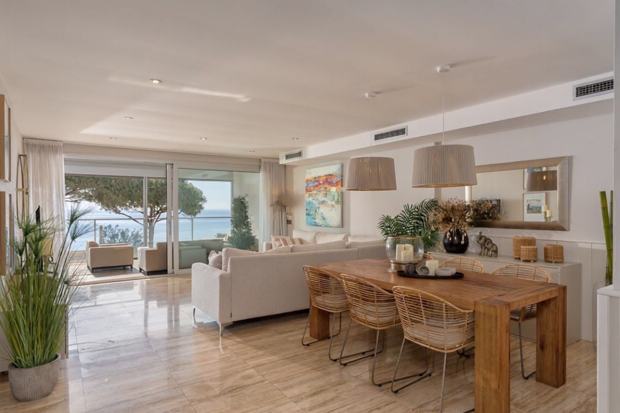 Appartement à vendre pieds dans l'eau à Castell-Platja d'Aro — Séjour