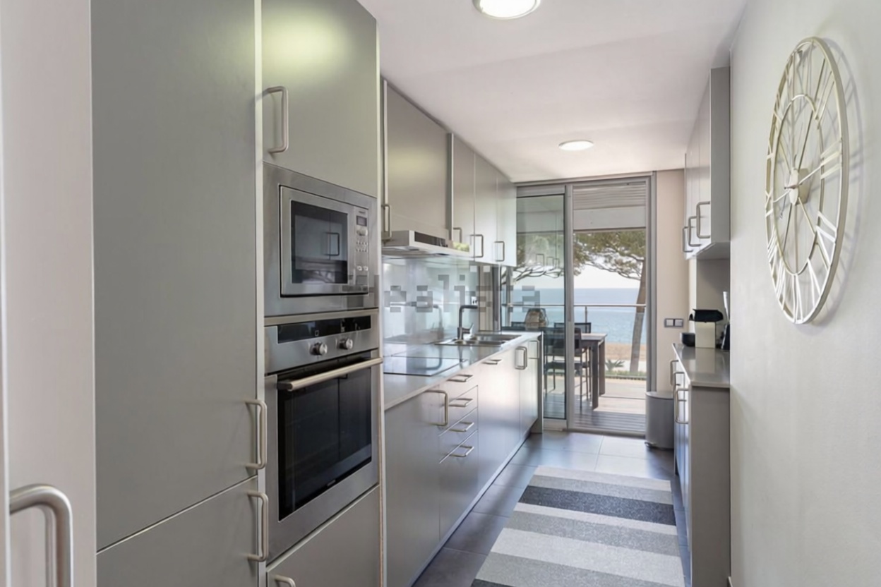 Appartement à vendre pieds dans l'eau à Castell-Platja d'Aro — Cuisine