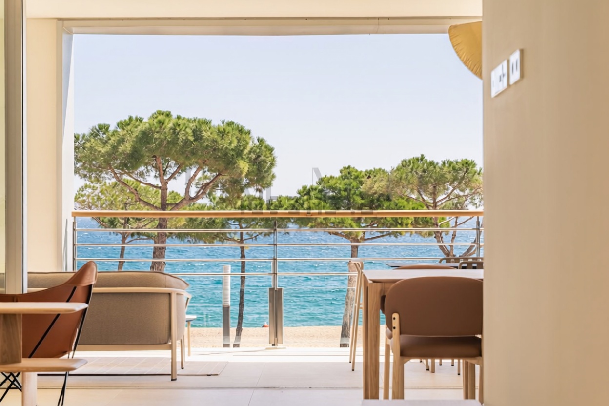 Appartement à vendre pieds dans l'eau à Castell-Platja d'Aro — Séjour