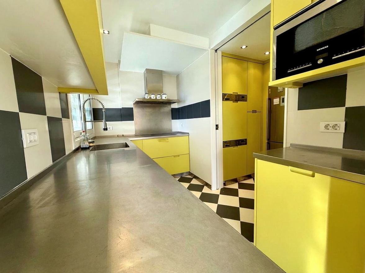 Appartement à vendre pieds dans l'eau à Castell-Platja d'Aro — Cuisine