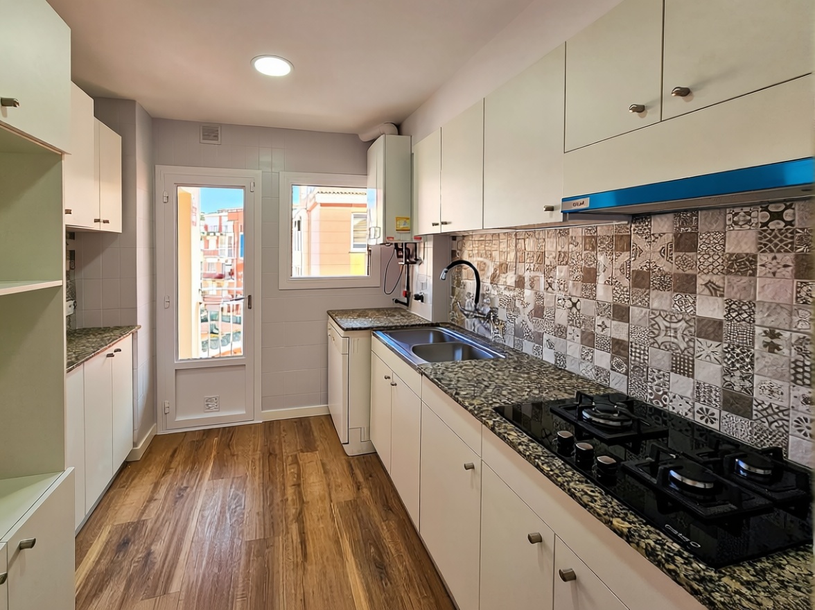 Apartamento à venda pé na areia em Sant Feliu de Guíxols — Cozinha