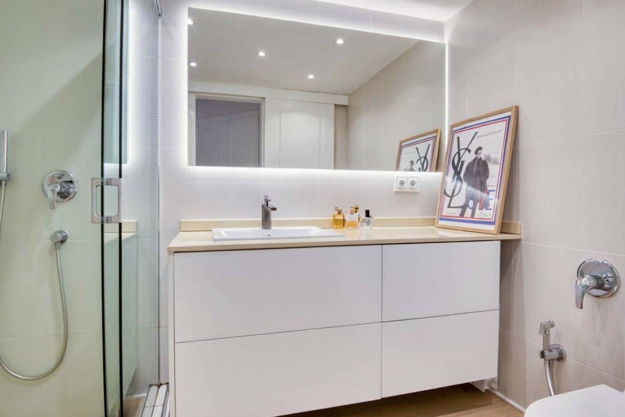 Piso en venta en primera línea de playa en Sant Feliu de Guíxols — Baño
