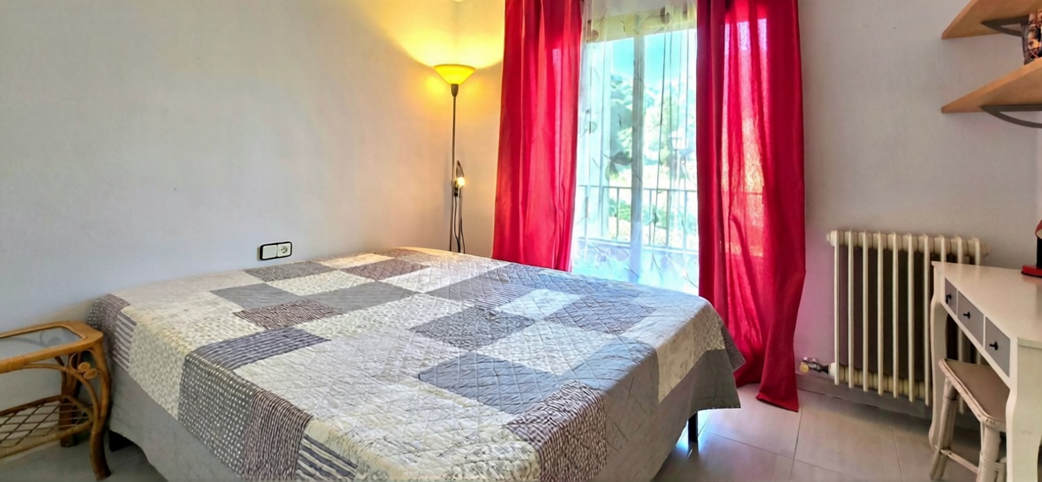 Квартира на продажу на первой линии пляжа в Sant Feliu de Guíxols — Спальня