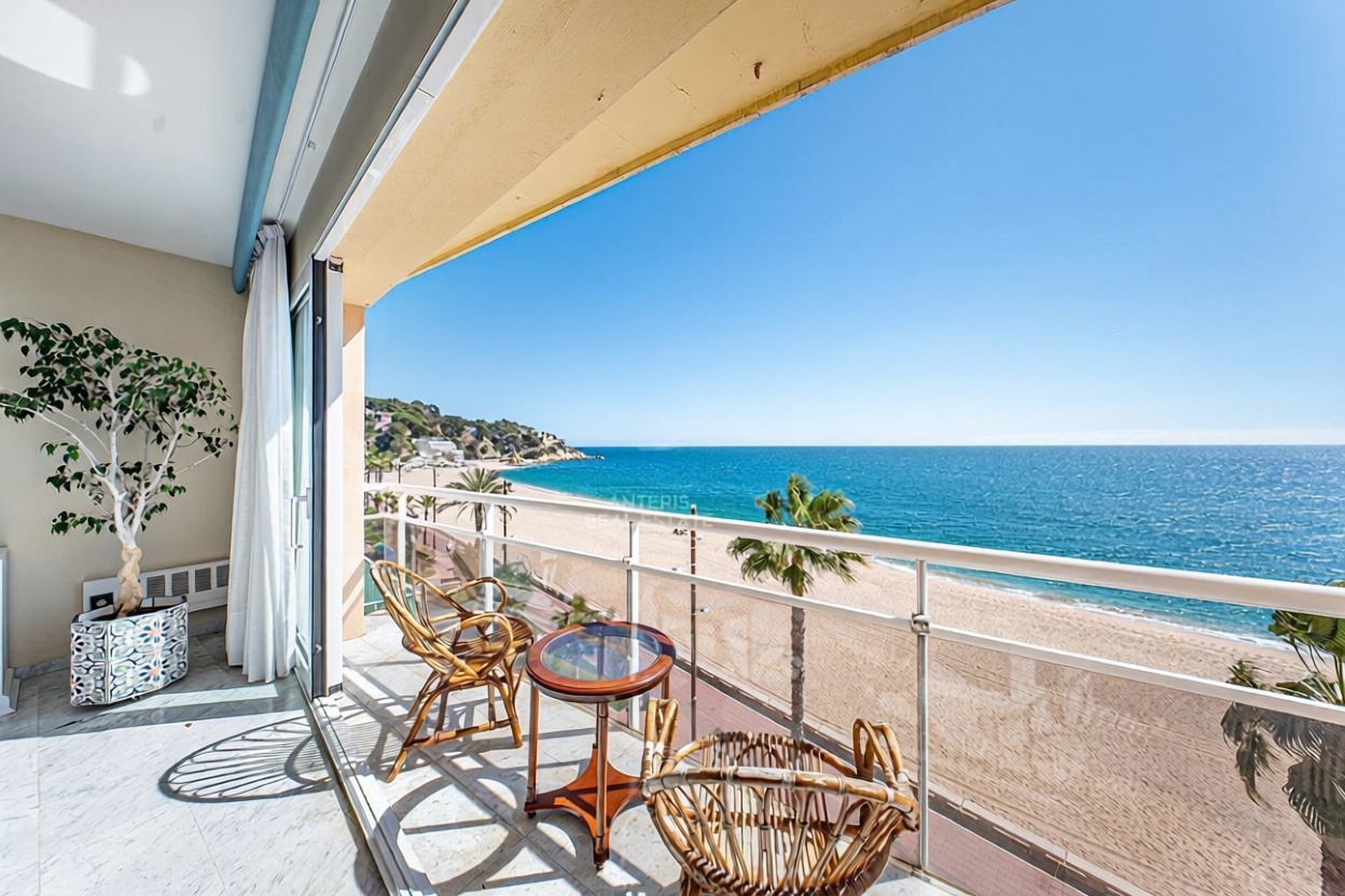 Apartamento à venda pé na areia em Lloret de Mar