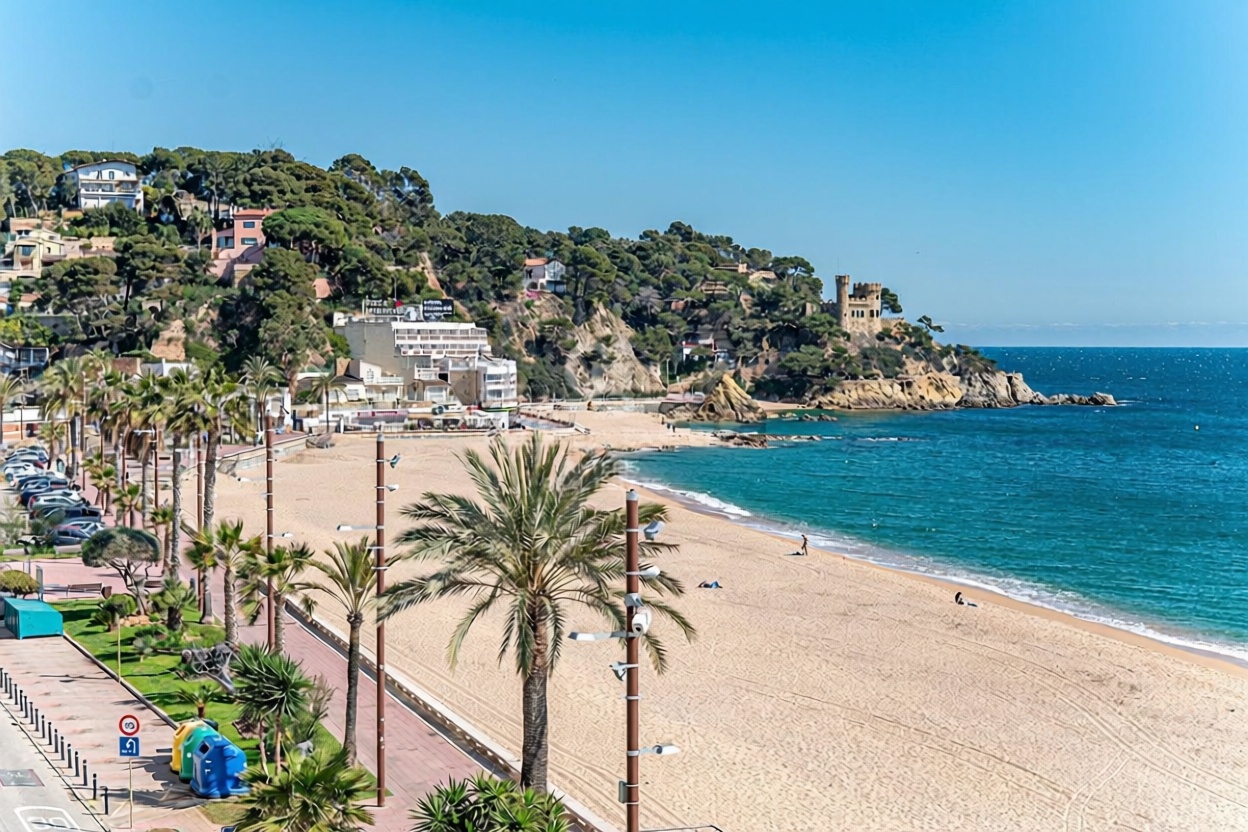 Квартира на продажу на первой линии пляжа в Lloret de Mar — Морской вид